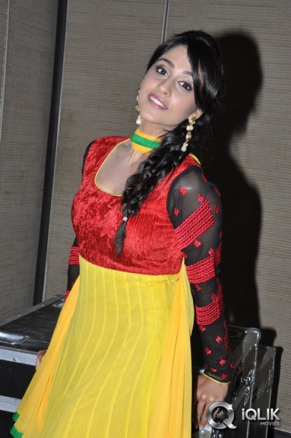 Regina-Cassandra-at-Love-You-Bangaram-Audio-Launch